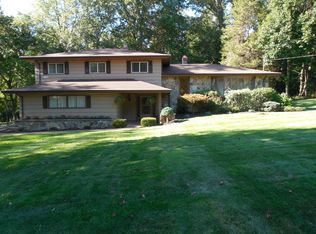 14 Three Trees Ln, Trumbull, CT 06611