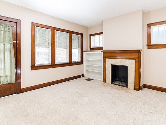 5th image of 587 Nashoba Ave