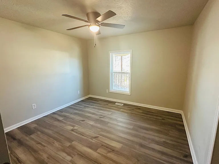 14 Robyn Dr — Photo 5