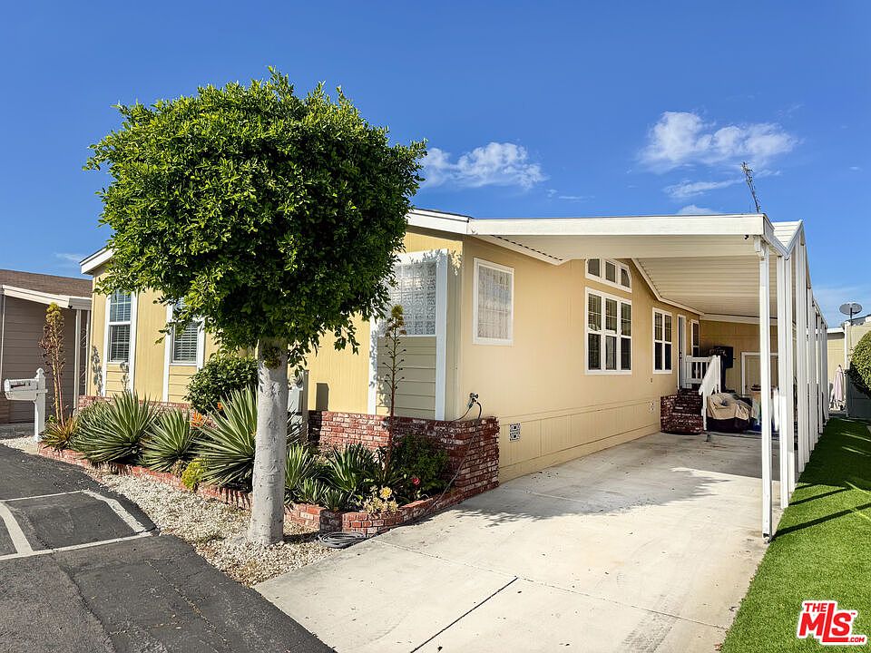 1st image of 411 Gold Finch Ln