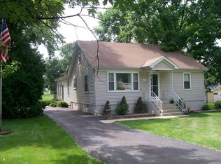 625 S Pine St, New Lenox, IL 60451