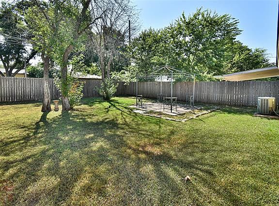 5th image of 2209 Barrow St