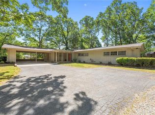 2220 Lakeview Ter, Burlington, NC 27215