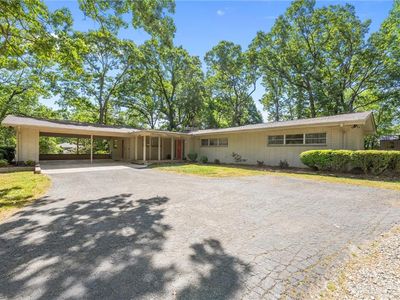2220 Lakeview Ter, Burlington, NC, 27215