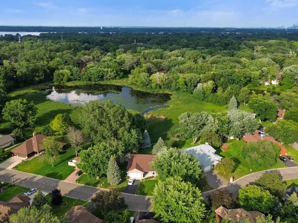 1220 Sycamore Ln N, Plymouth, MN 55441