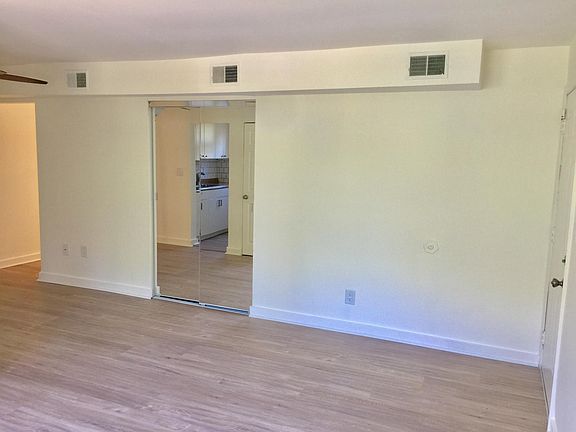 2nd image of 1117 N Kenilworth St APT 6