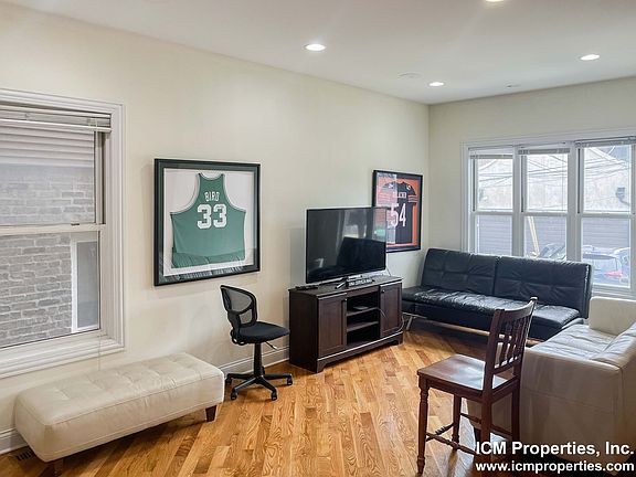 4th image of 2311 N Greenview Ave APT 1