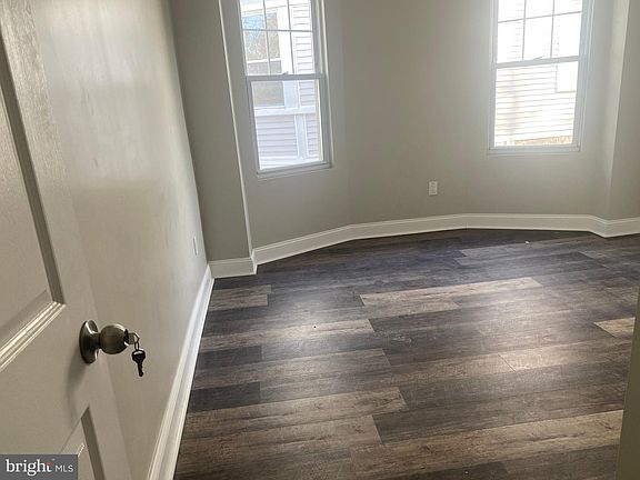 5th image of 6326 Newtown Ave