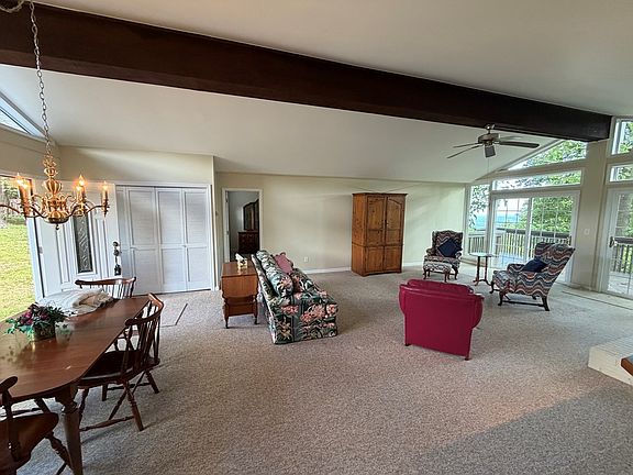 2nd image of 794 Rhododendron Rd