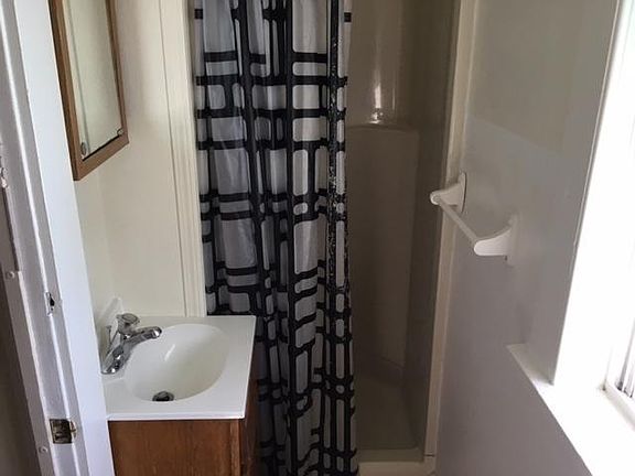 4th image of 216 Fowler St Unit C