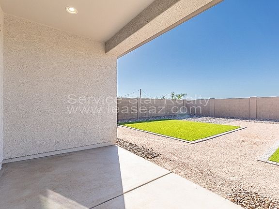 4th image of 695 W Wind Cave Dr