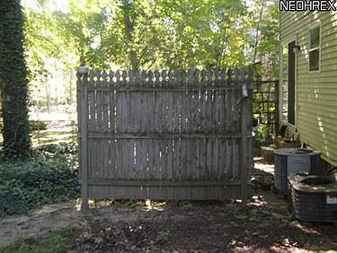 3rd image of 3731 & 3735 Iona Ave