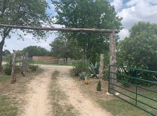 221 Stephanie Ln, Red Rock, TX 78662