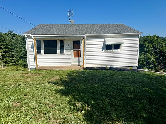 3rd image of 1579 Tower Rd
