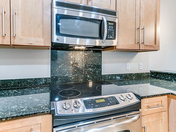 4th image of 444 N Central Ave #104