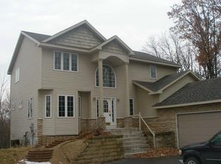 598 Wiggins Rd, Saint Paul, MN 55119