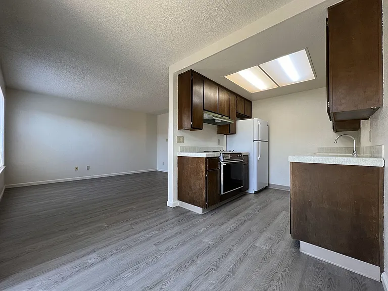 2440 Cochran Rd — Photo 6