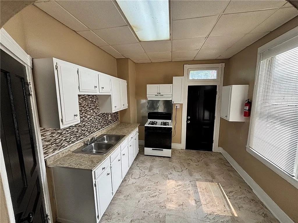 3 bed, 1320 sqft, $1,175 — Photo 4