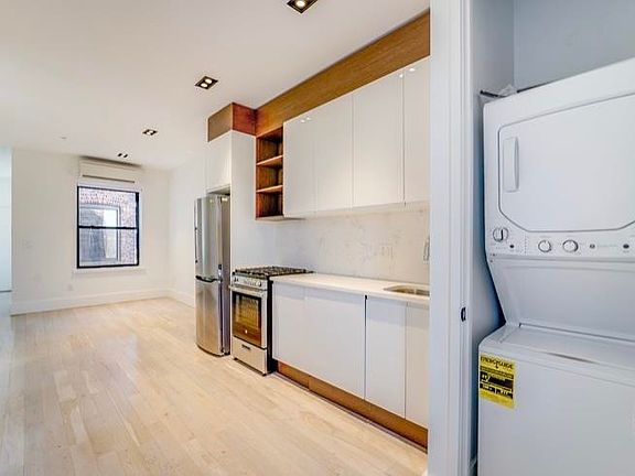 3rd image of 32 Magnolia Ave #101
