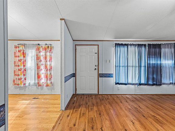 4th image of 2660 County Street 2856