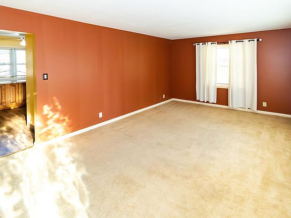 4th image of 5311 Memory Ln
