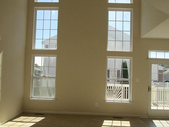 3rd image of 315 Golden Eagle Way
