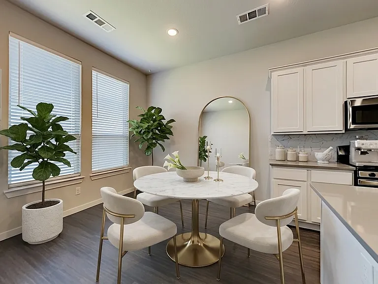 1552 Seminole Dr — Photo 5