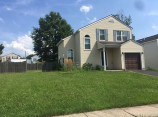 201 Village Green Ln, Telford, PA 18969