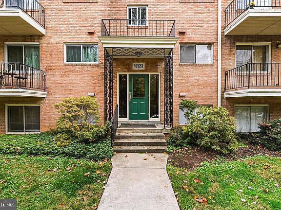 2nd image of 10523 Montrose Ave APT 203
