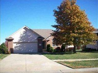 2720 SW Berkshire Dr, Topeka, KS 66614