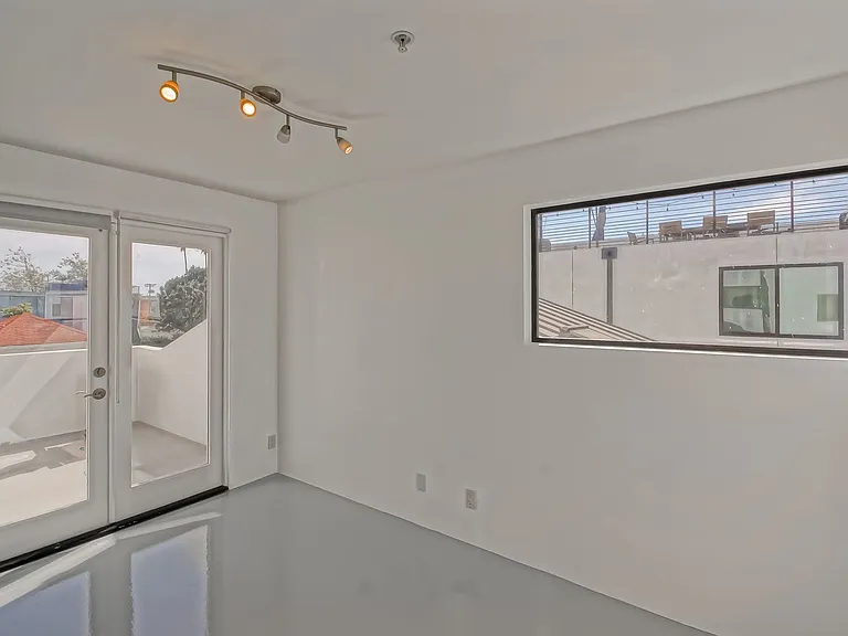 522 Grand Blvd — Photo 34