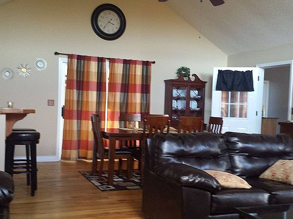 4th image of 30 Forge Dr