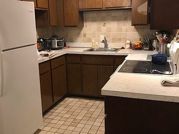2nd image of 204 Rock St APT L10