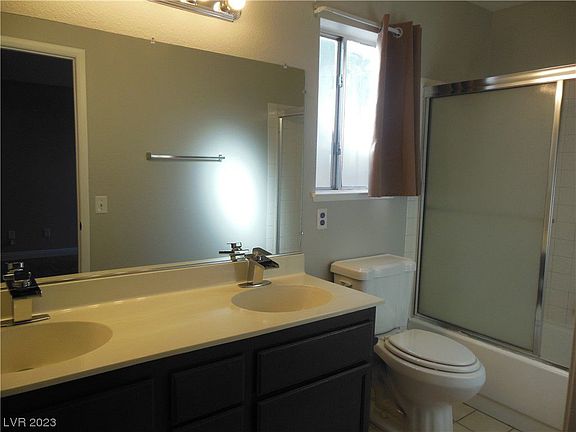 4th image of 1568 Leatherleaf Dr