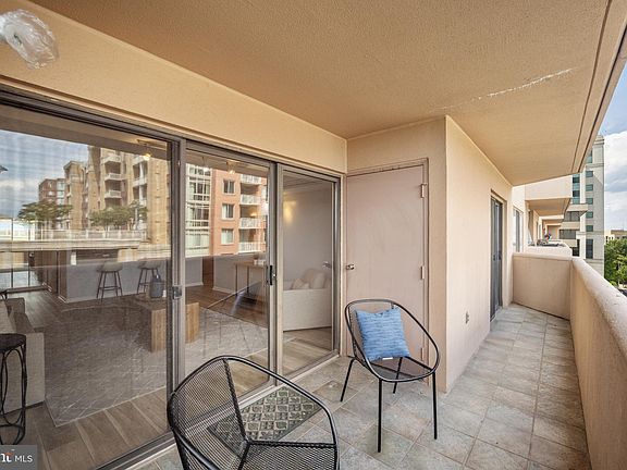 5th image of 1301 N Courthouse Rd APT 1108