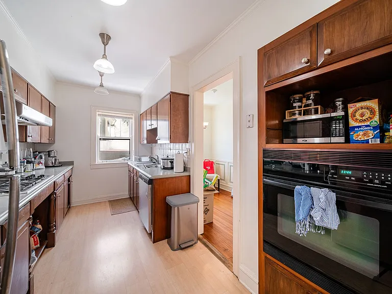 721 Foster St #2E — Photo 7