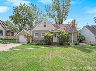 2550 Elmwood Dr SE, East Grand Rapids, MI