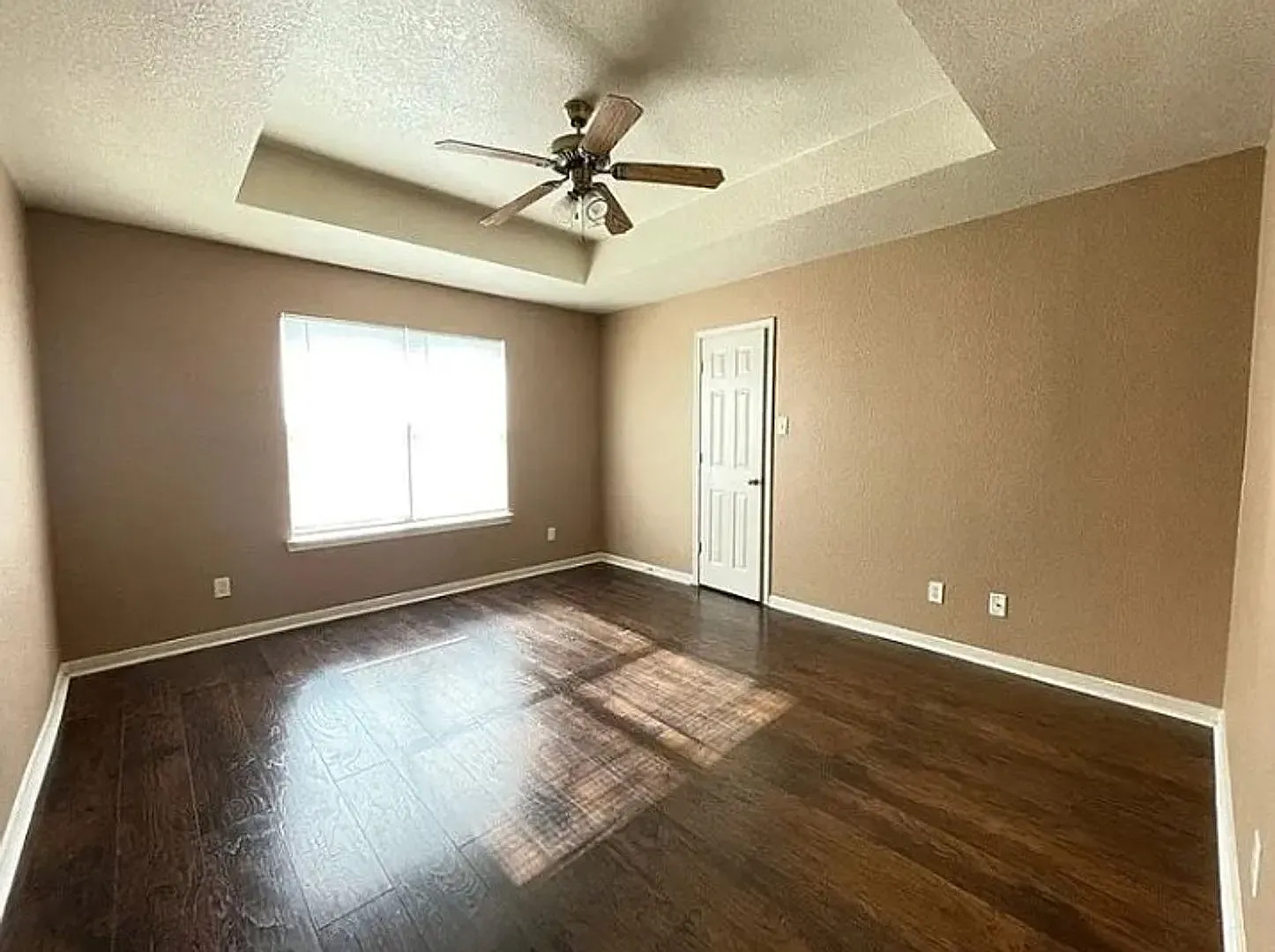 3 bed, 1295 sqft, $1,425 — Photo 4