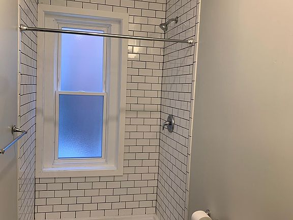 4th image of 52 Whitney Pl #2