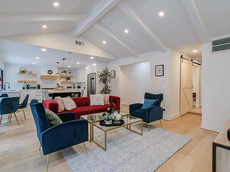 9219 Kempwood Dr — Photo 26