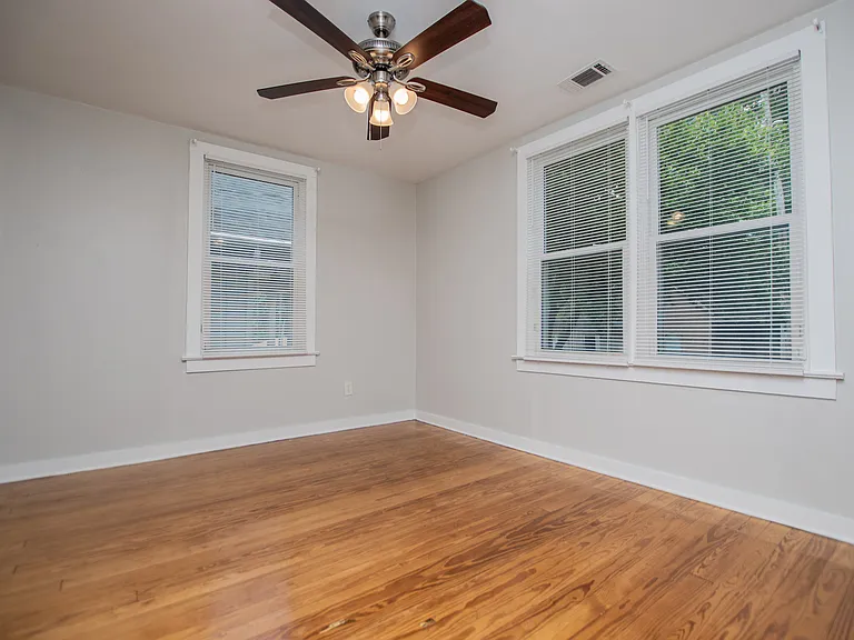 1818 Taylor Ave — Photo 17