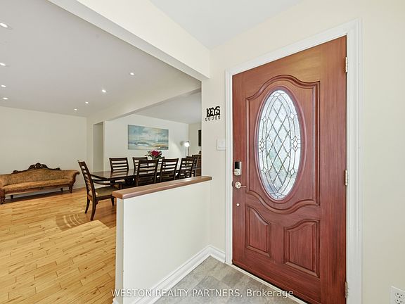 3rd image of 18 Ghent St