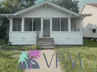 2017 Roger St, South Bend, IN 46628