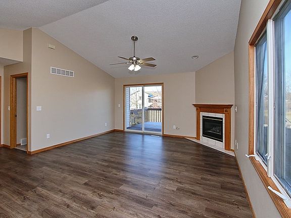 4th image of 325 Sugar Creek Ln
