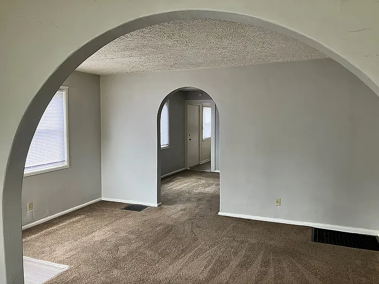 802 N Riley Ave — Photo 9