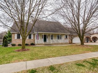 877 S Pine Hill Dr, Decatur, IL 62521