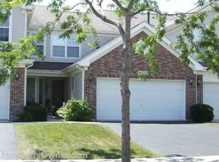 2045 Peach Tree Ln, Algonquin, IL 60102