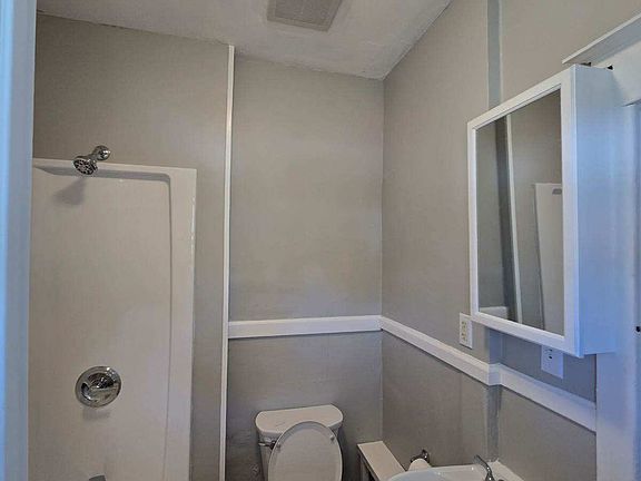 2nd image of 1521 Quarry Ave NW #2