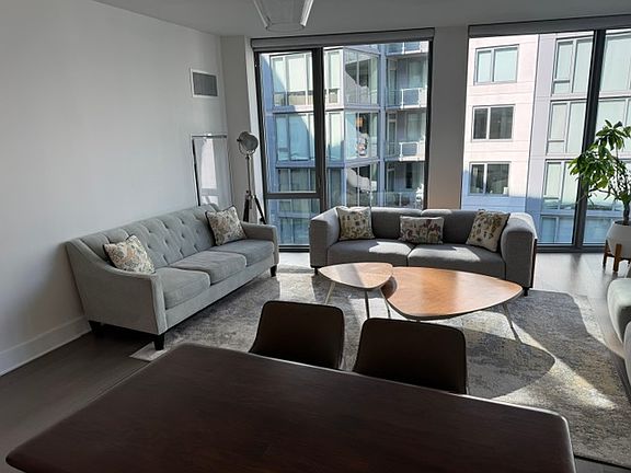 3rd image of 9 Avenue At Port Imperial #815