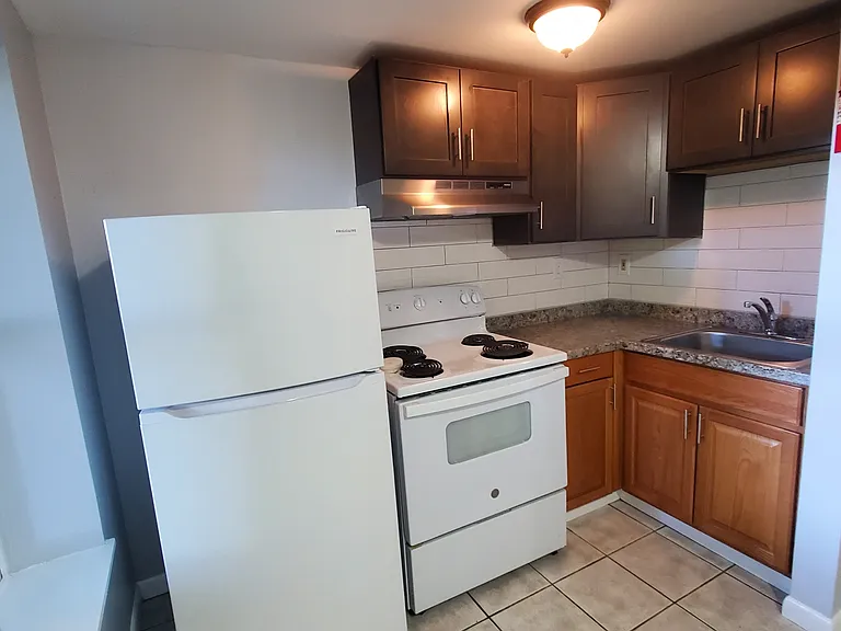 217 3rd St #1 — Photo 3